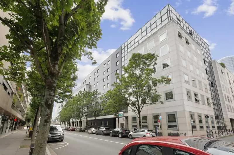 13 Bis Rue De L'Abreuvoir, Courbevoie for lease Building Photo- Image 1 of 5