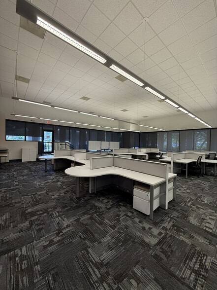 501 Village Blvd, West Palm Beach, FL for lease - Interior Photo - Image 3 of 16