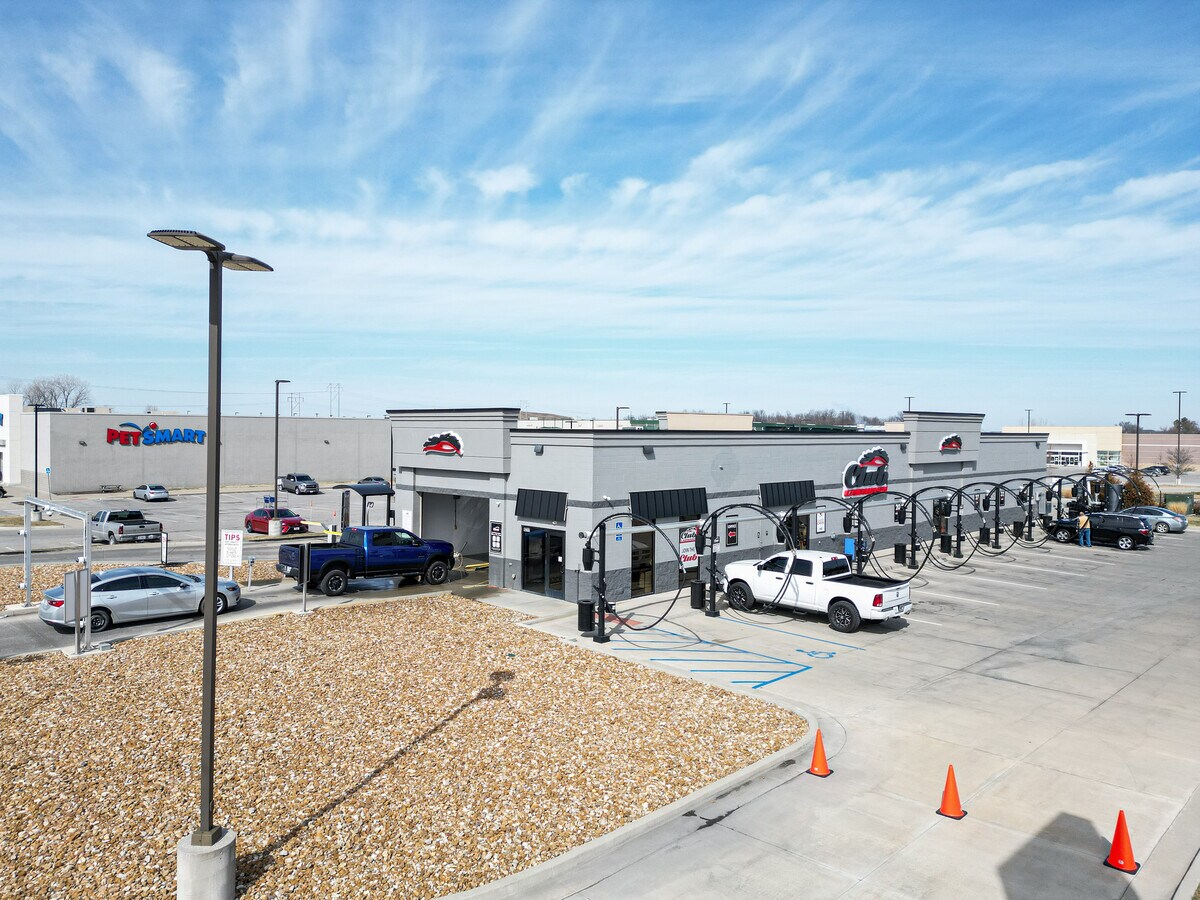 4211 Wisconsin Dr, Sedalia, MO 65301 Specialty for Sale