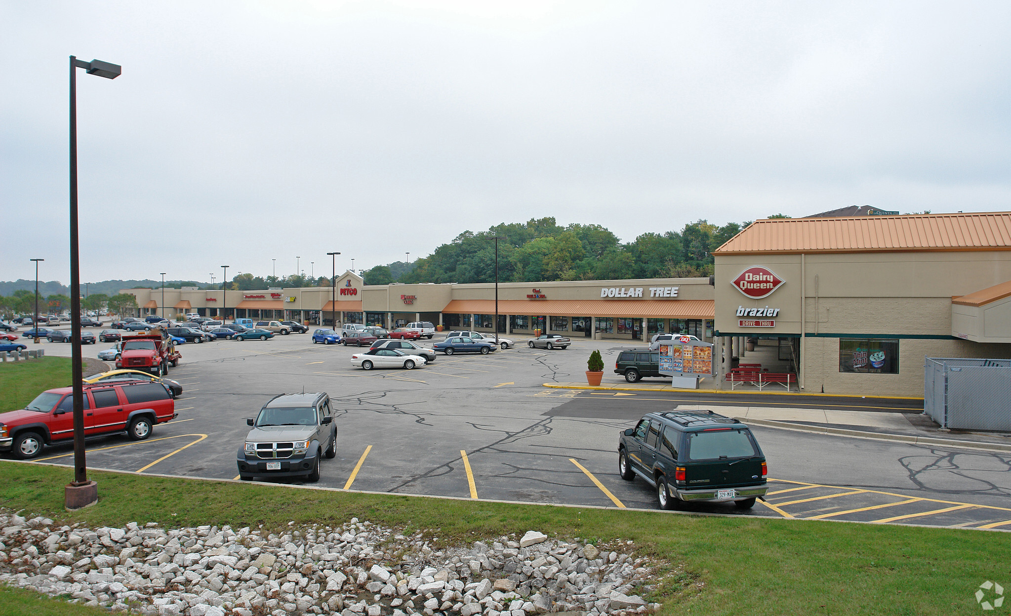 2720-2850 Heritage Dr, Delafield, WI for lease Building Photo- Image 1 of 5