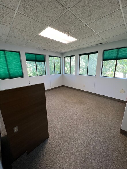 10520 Wayzata Blvd, Hopkins, MN for lease - Building Photo - Image 3 of 12