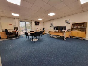 4 Hutton Close, Bishop Auckland for lease Interior Photo- Image 2 of 3