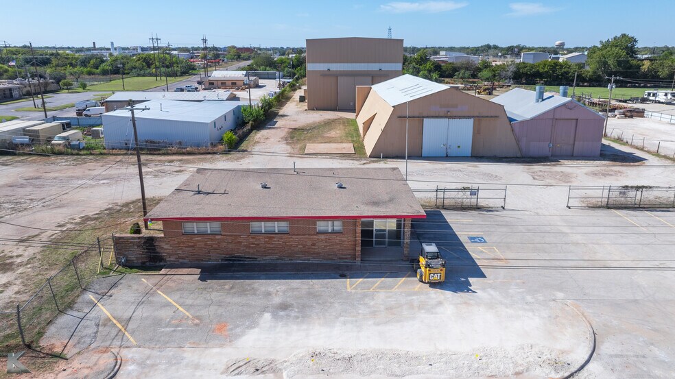 2024 Oak St st, Abilene, TX for sale - Building Photo - Image 2 of 76