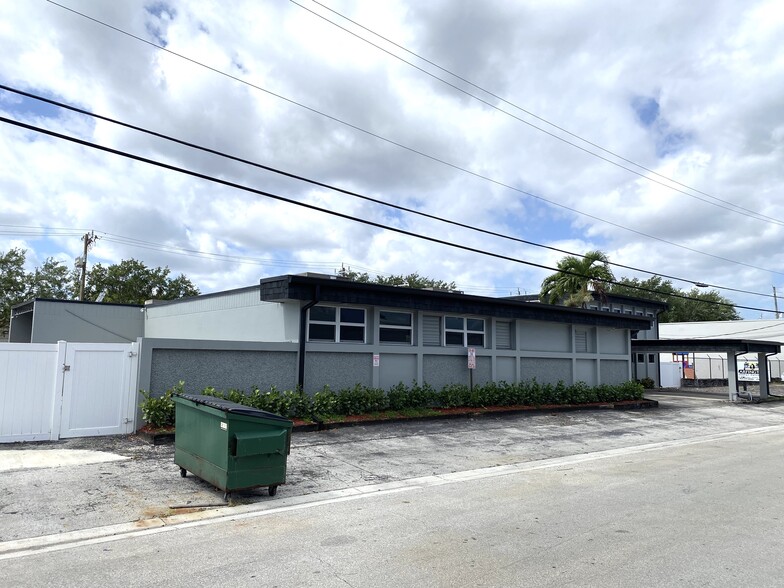 3910 NW 49th St, Tamarac, FL for sale - Building Photo - Image 3 of 17