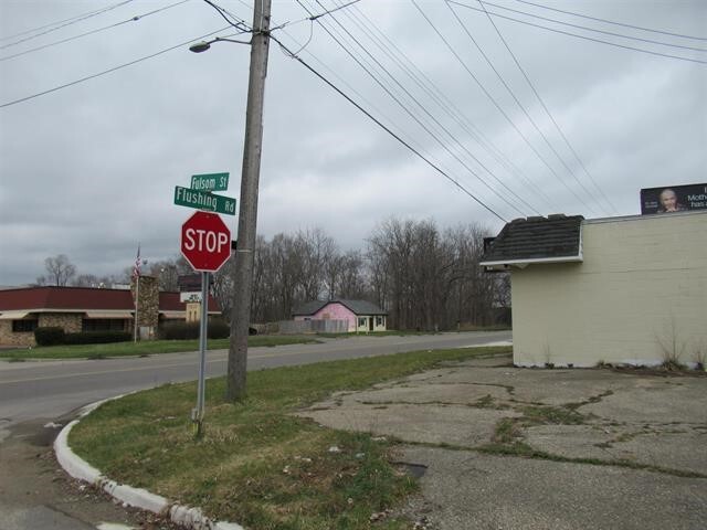 3026 Flushing Rd, Flint, MI for sale - Building Photo - Image 2 of 6