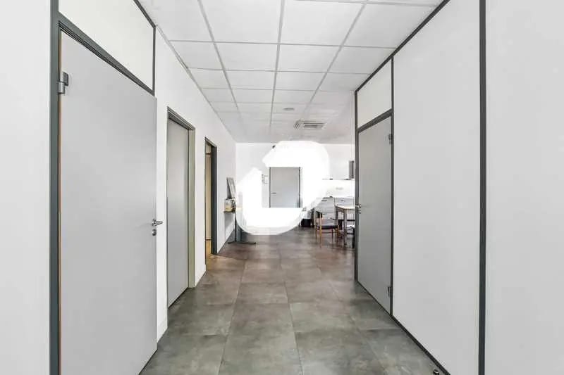 Flex in Tremblay-en-France for lease - Building Photo - Image 2 of 16