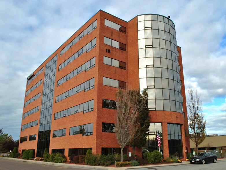 18 Commerce Way, Woburn, MA for lease - 18 Commerce Way - Image 1 of 7