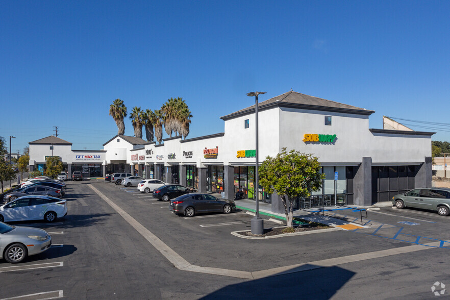 3903-3925 W Rosecrans Ave, Hawthorne, CA for lease - Primary Photo - Image 1 of 11