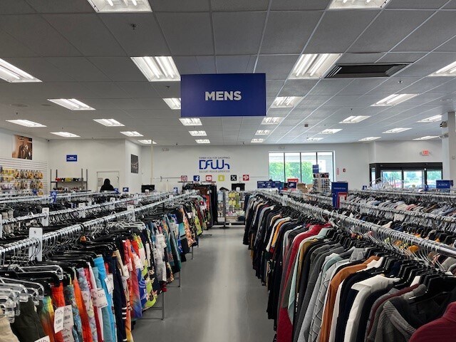 7900 Plaza Blvd, Mentor, OH for lease - Interior Photo - Image 2 of 8