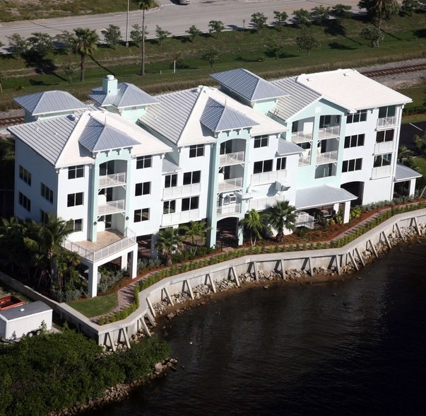 415 NW Flagler Ave, Stuart, FL for lease - Primary Photo - Image 1 of 41