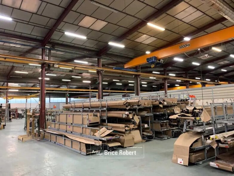 Office in Vaulx-en-Velin for lease - Interior Photo - Image 3 of 5