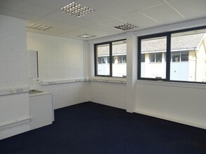 Long Spring, St Albans for lease Interior Photo- Image 1 of 1