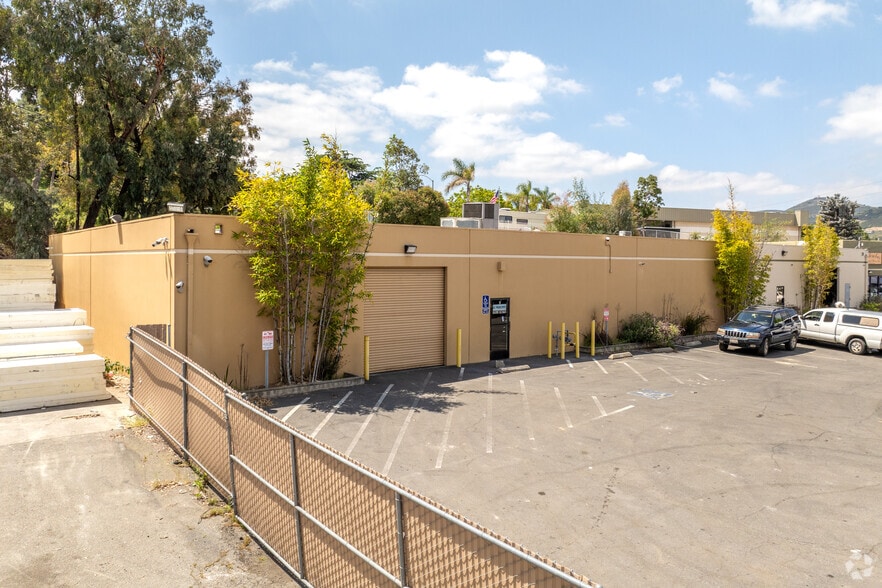 530 Opper St, Escondido, CA for lease - Building Photo - Image 3 of 11
