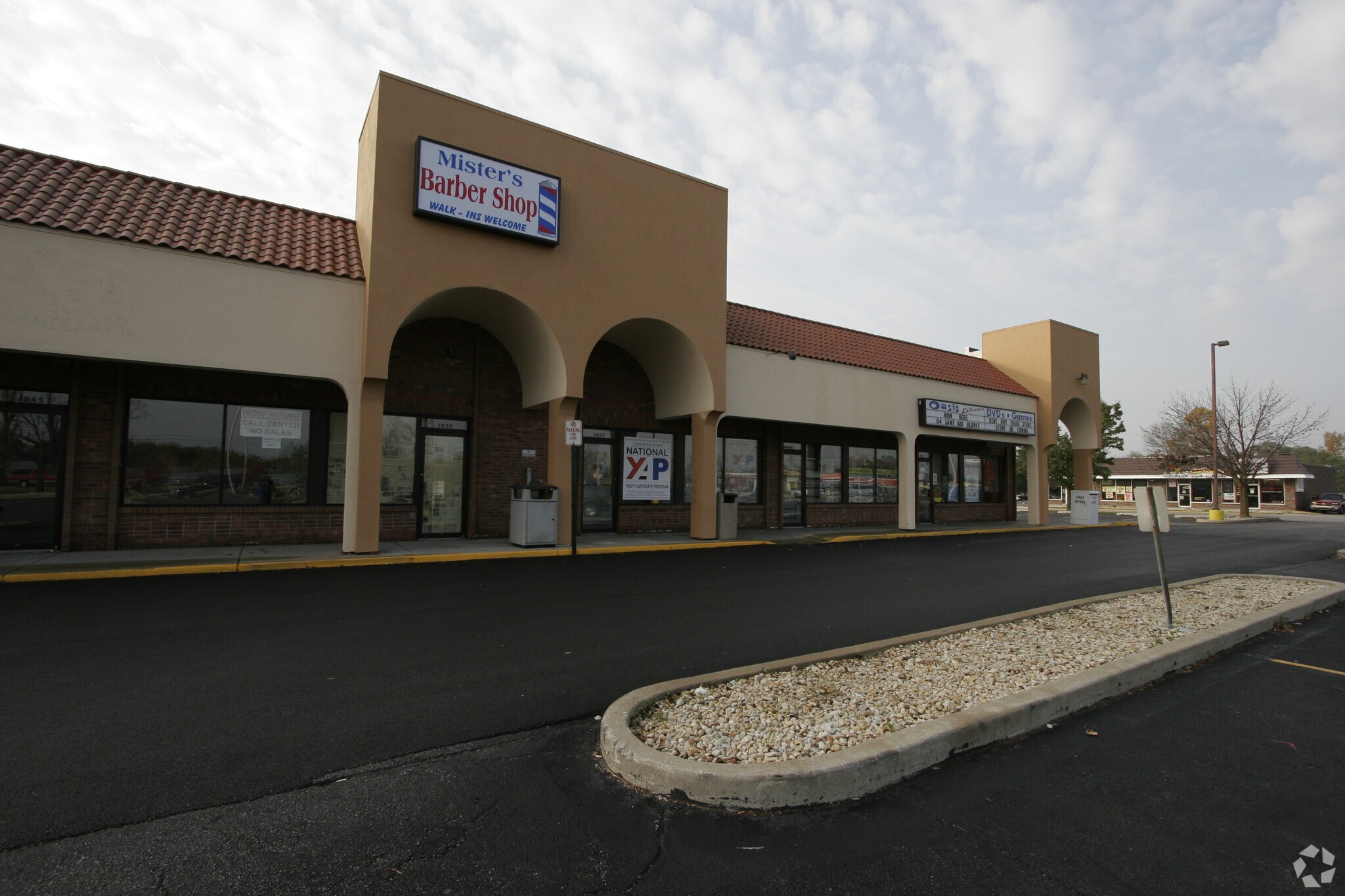 10051195 Ridge Rd, Griffith, IN 46321 Mansard's Plaza