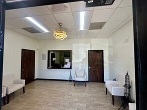 9440 Bellaire Blvd, Houston, TX for lease Interior Photo- Image 1 of 10