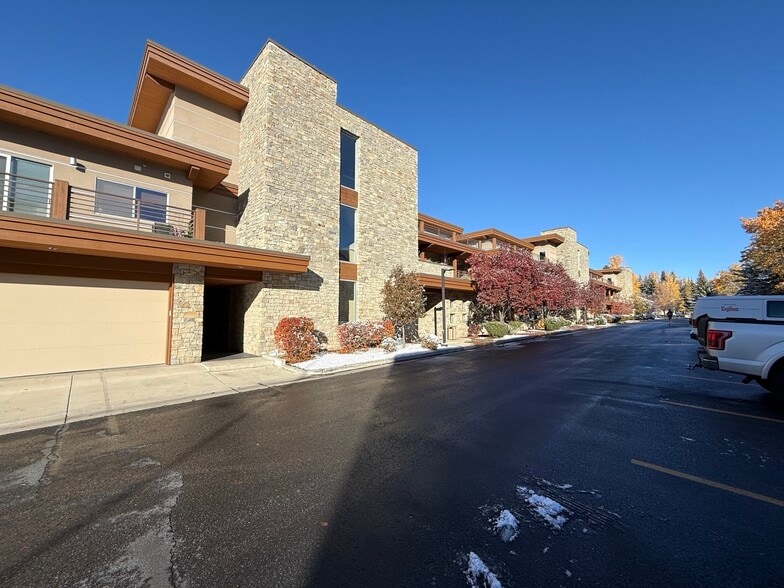 110 Lindsay Cir, Ketchum, ID for lease - Building Photo - Image 2 of 2