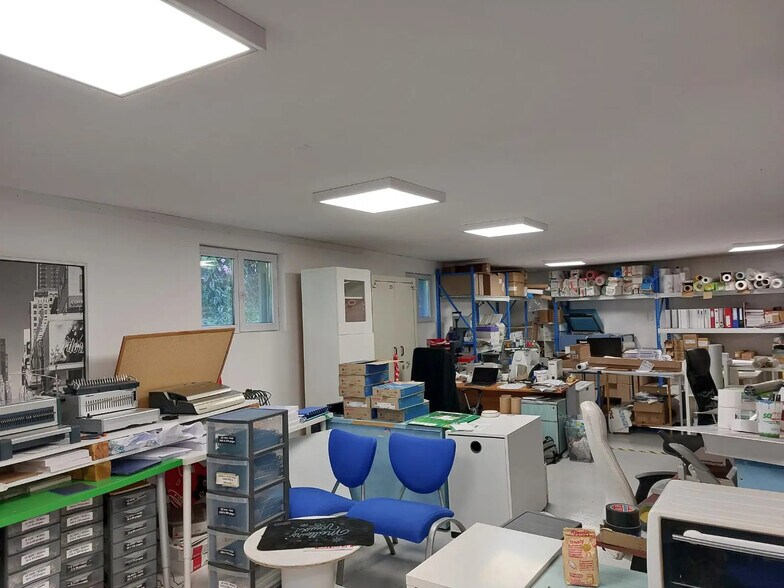 Flex in La Seyne-sur-Mer for lease - Building Photo - Image 2 of 5