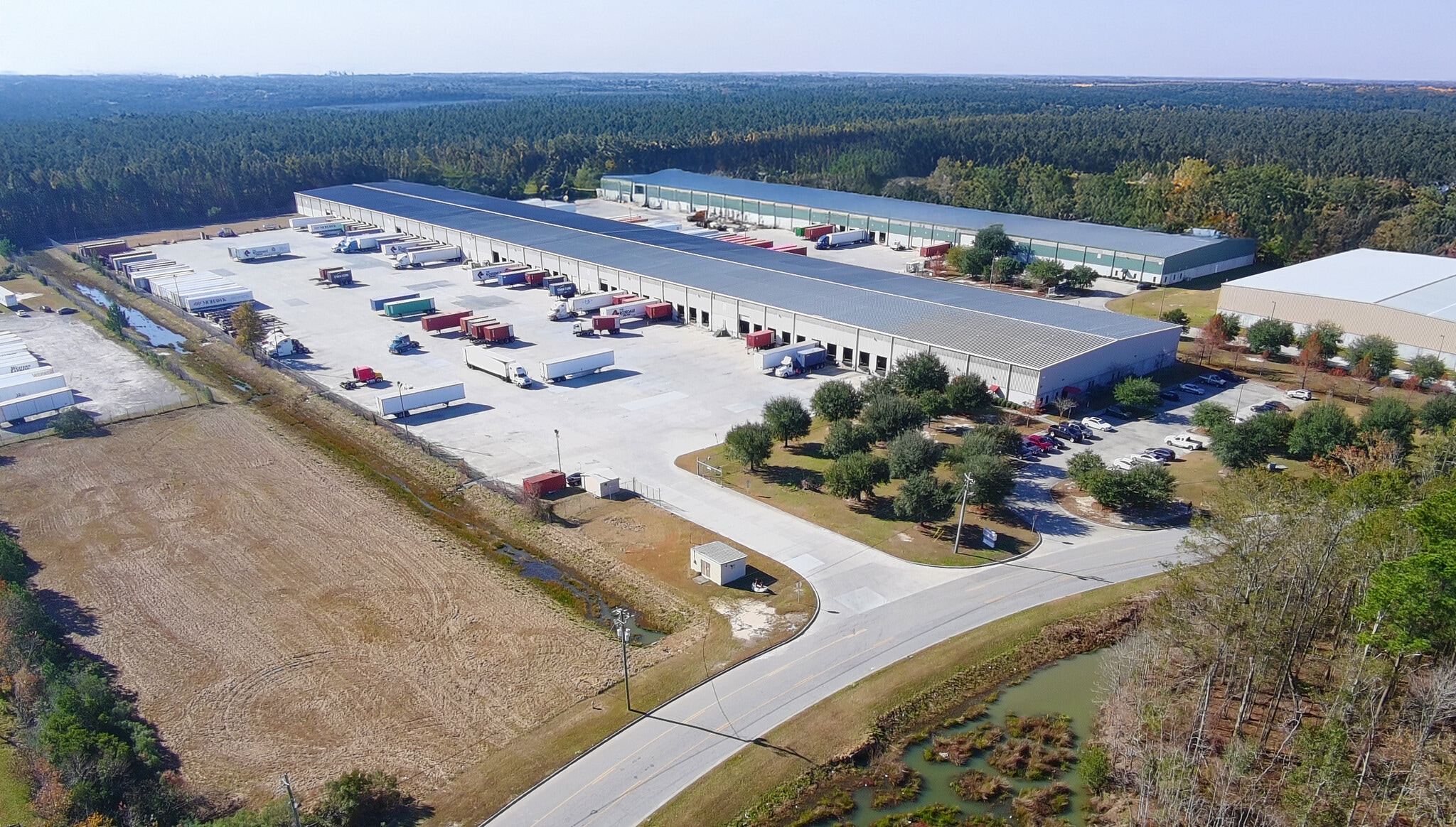 135 Distribution Dr, Savannah, GA for lease Building Photo- Image 1 of 6