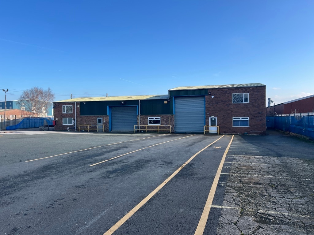 Manor Ln, Deeside for lease Primary Photo- Image 1 of 2