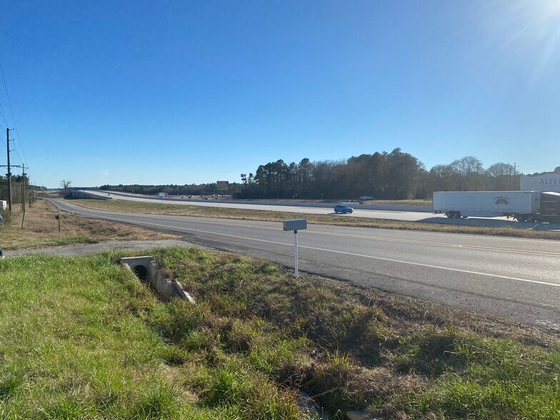 2739 S. Interstate 45, New Waverly, TX 77358