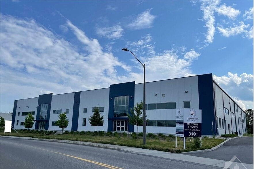 2 Bill Leathem Dr, Ottawa, ON for lease - Building Photo - Image 2 of 5