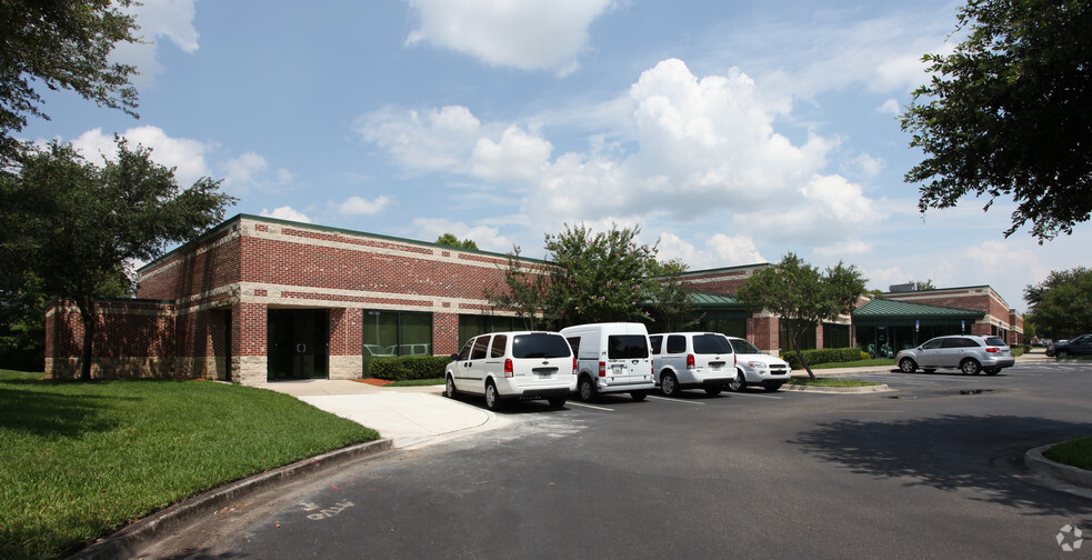 350 Corporate Way, Orange Park, FL for lease - Building Photo - Image 1 of 12