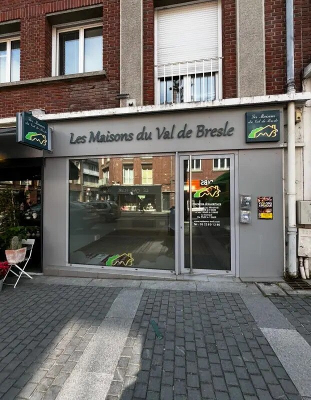 Retail in Amiens for sale Building Photo- Image 1 of 2