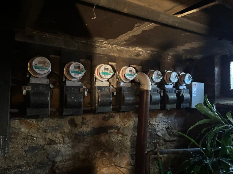 659 Miller Ave, Brooklyn, NY for sale - Interior Photo - Image 3 of 3