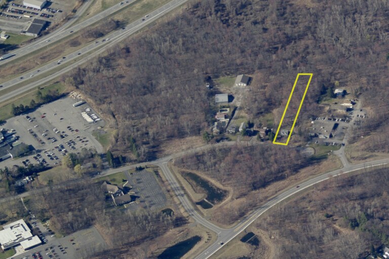 229 Old Maxwell Rd, Latham, NY 12110