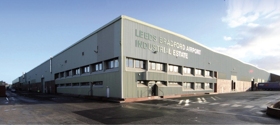 Harrogate Rd, Yeadon for lease - Building Photo - Image 2 of 5