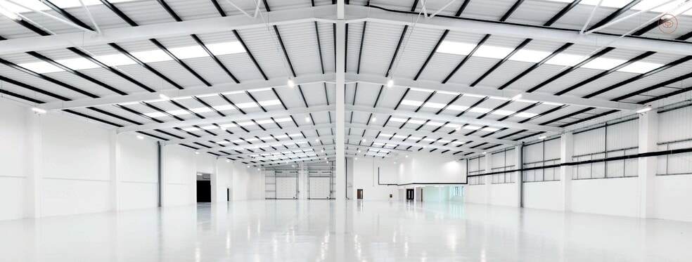 Lovett Rd, Staines-Upon-Thames for sale - Interior Photo - Image 1 of 1