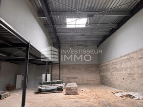 Flex in Villeneuve-sous-Dammartin for lease Building Photo- Image 1 of 8