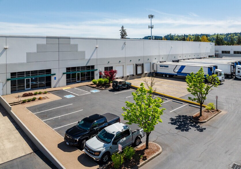 13023 SE Jennifer St, Clackamas, OR for lease - Building Photo - Image 2 of 6