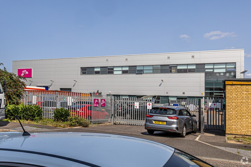 6A Willen Field Rd, London for sale - Primary Photo - Image 1 of 1