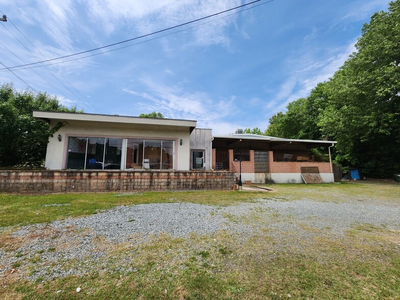 5023 Wilkinson Blvd, Charlotte, NC for sale - Building Photo - Image 1 of 1