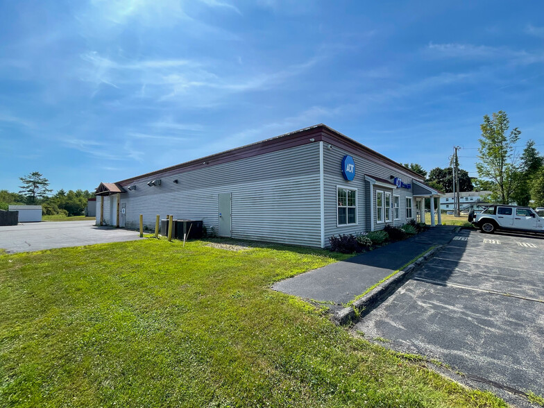 10 Manuel Dr, Portland, ME for lease - Building Photo - Image 3 of 8