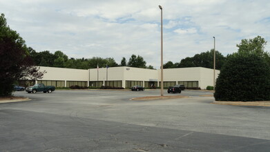 140 Corporate Dr, Spartanburg, SC for lease Building Photo- Image 1 of 5