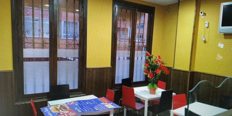 Retail in Cáceres, Cáceres for sale - Building Photo - Image 1 of 19