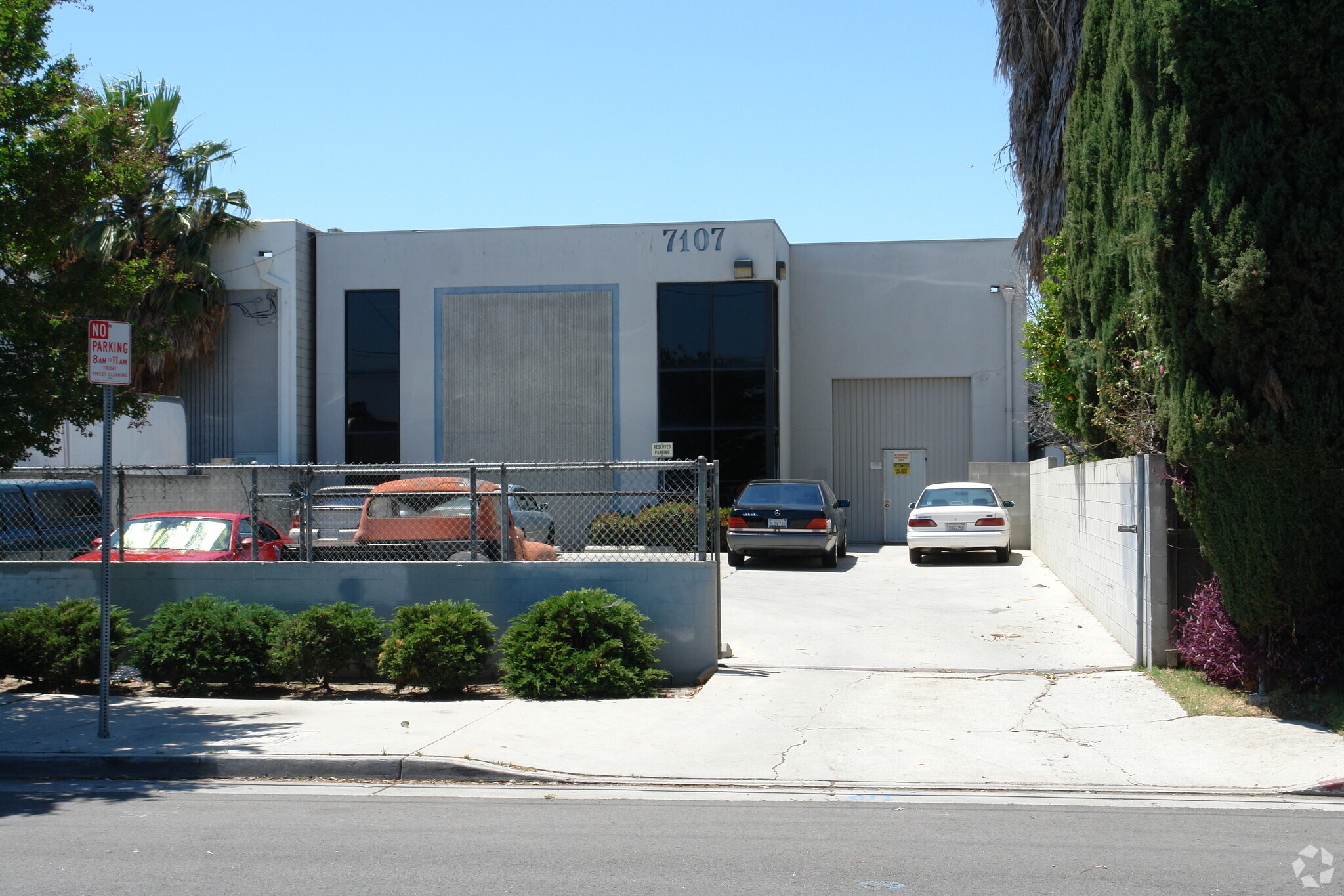 7107 Valjean Ave, Van Nuys, CA for sale Primary Photo- Image 1 of 1