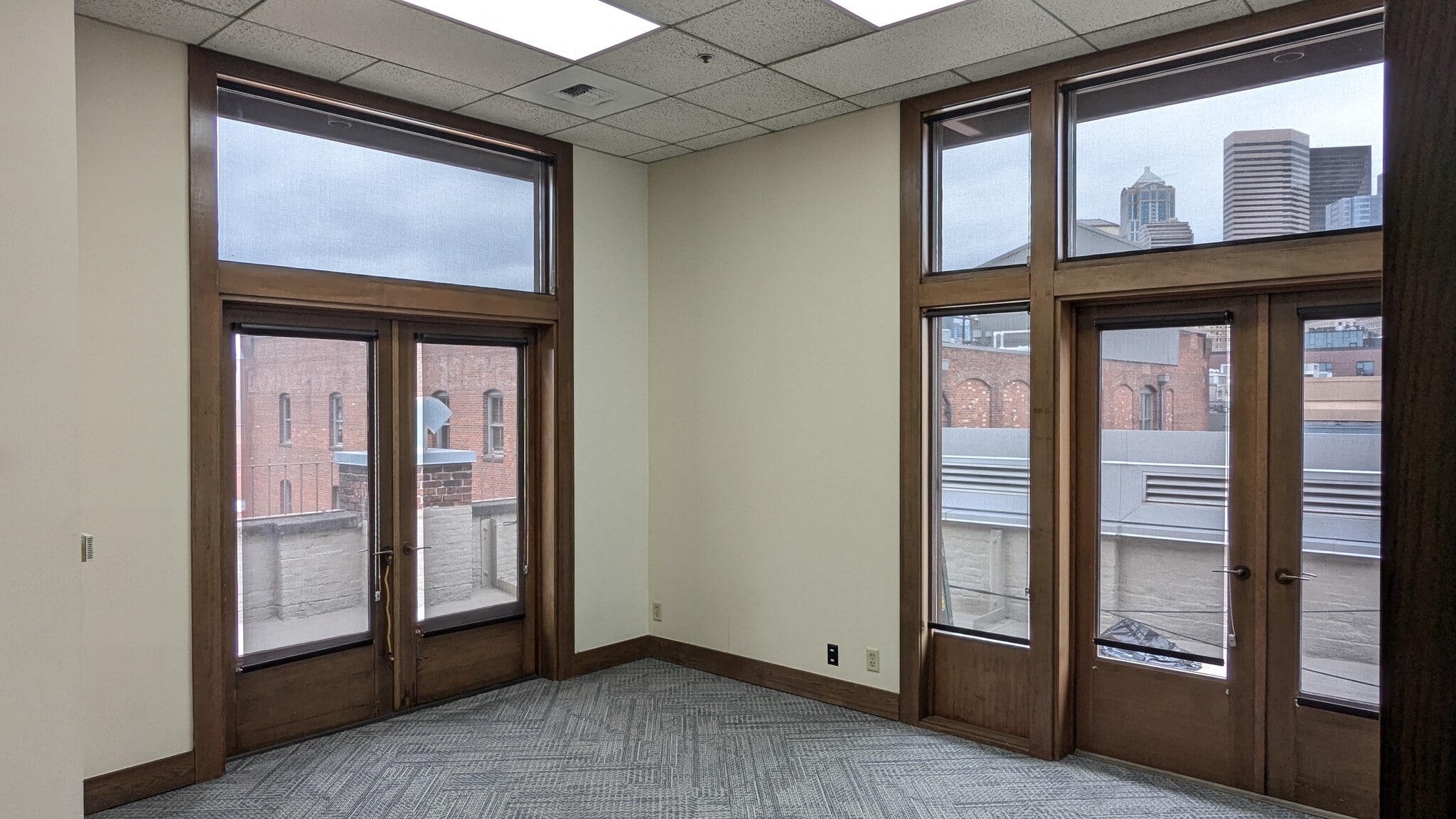 401 2nd Ave S, Seattle, WA for lease Interior Photo- Image 1 of 3