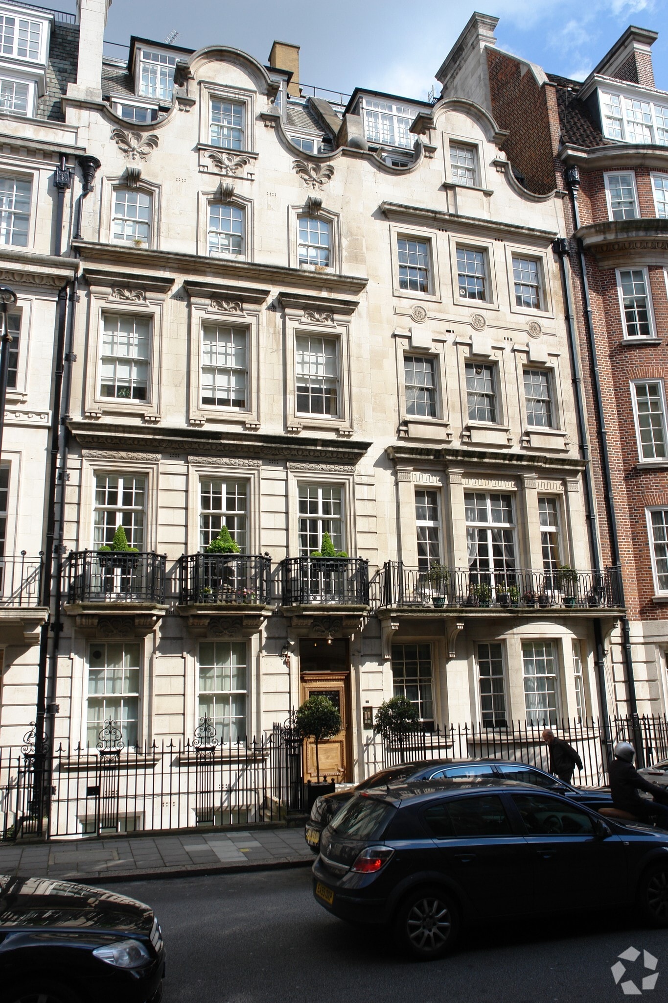 25 Upper Brook St, London for lease Building Photo- Image 1 of 8