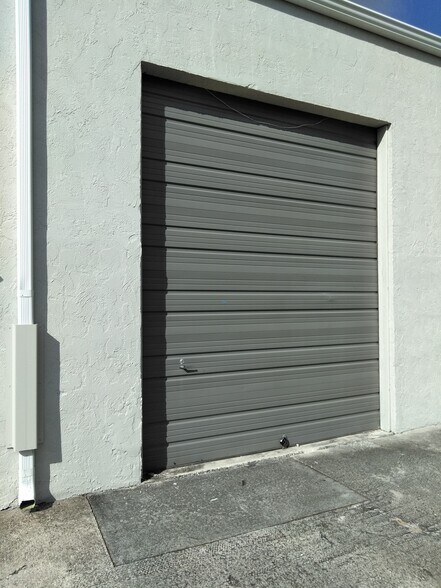 1700 Latham Rd, West Palm Beach, FL for lease - Building Photo - Image 2 of 13