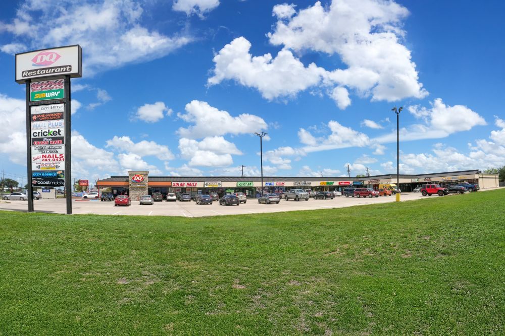11101 Leopard St, Corpus Christi, TX for lease Building Photo- Image 1 of 4