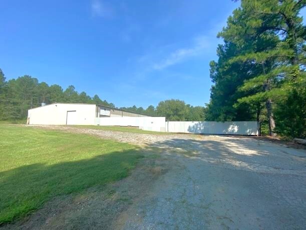 122 Premier Dr, Greenwood, SC for lease - Building Photo - Image 2 of 9