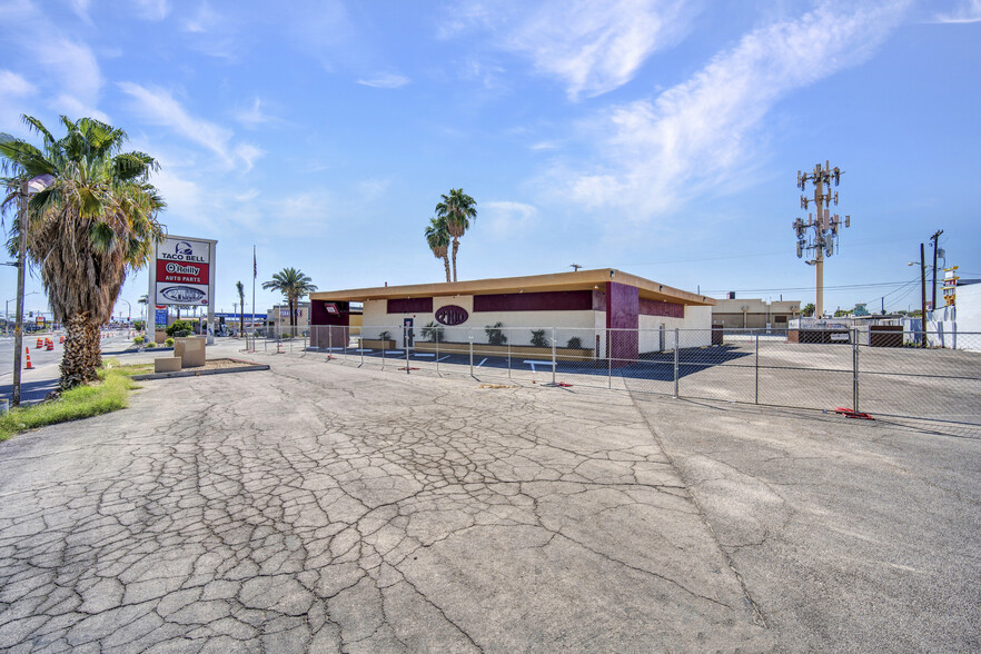 2100 Fremont St, Las Vegas, NV for sale - Building Photo - Image 2 of 11