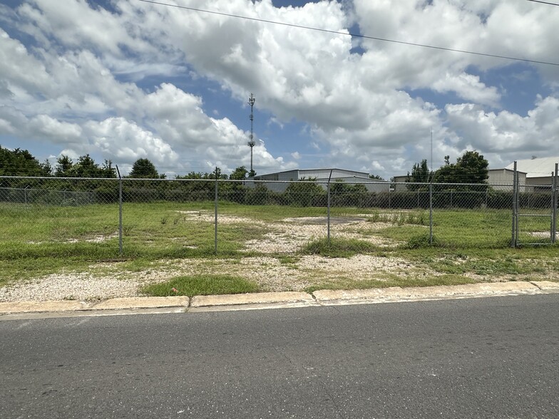 200 Pierce St, Lafayette, LA for sale - Building Photo - Image 2 of 3