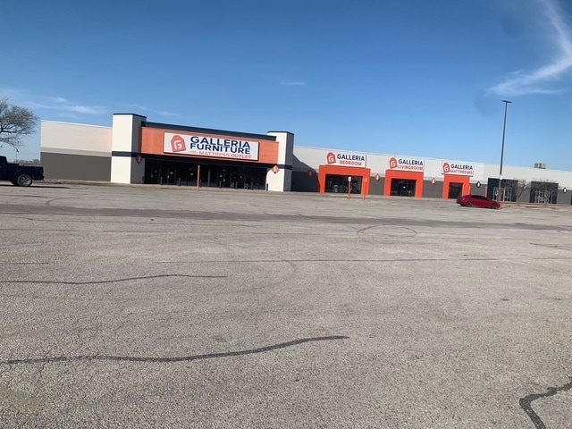 2300 E Kenosha St, Broken Arrow, OK for lease - Building Photo - Image 2 of 10