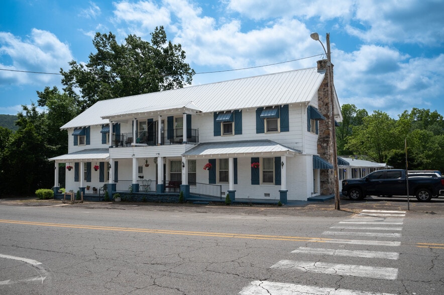 201 E Main, Heber Springs, AR for sale - Building Photo - Image 3 of 11