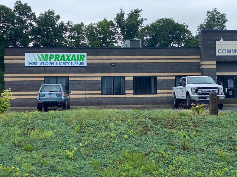 89 Commerce Cir, Durham, CT for sale - Building Photo - Image 1 of 1