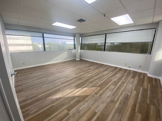 1650 S Dixie Hwy, Boca Raton, FL for lease Interior Photo- Image 1 of 8